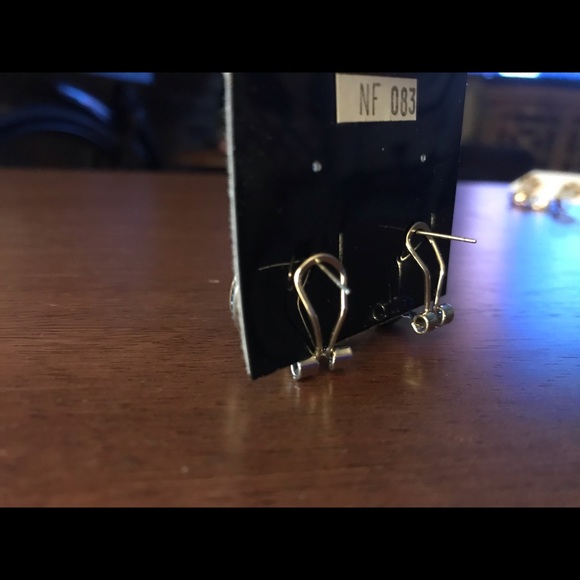 Earrings - Picture 5 of 5